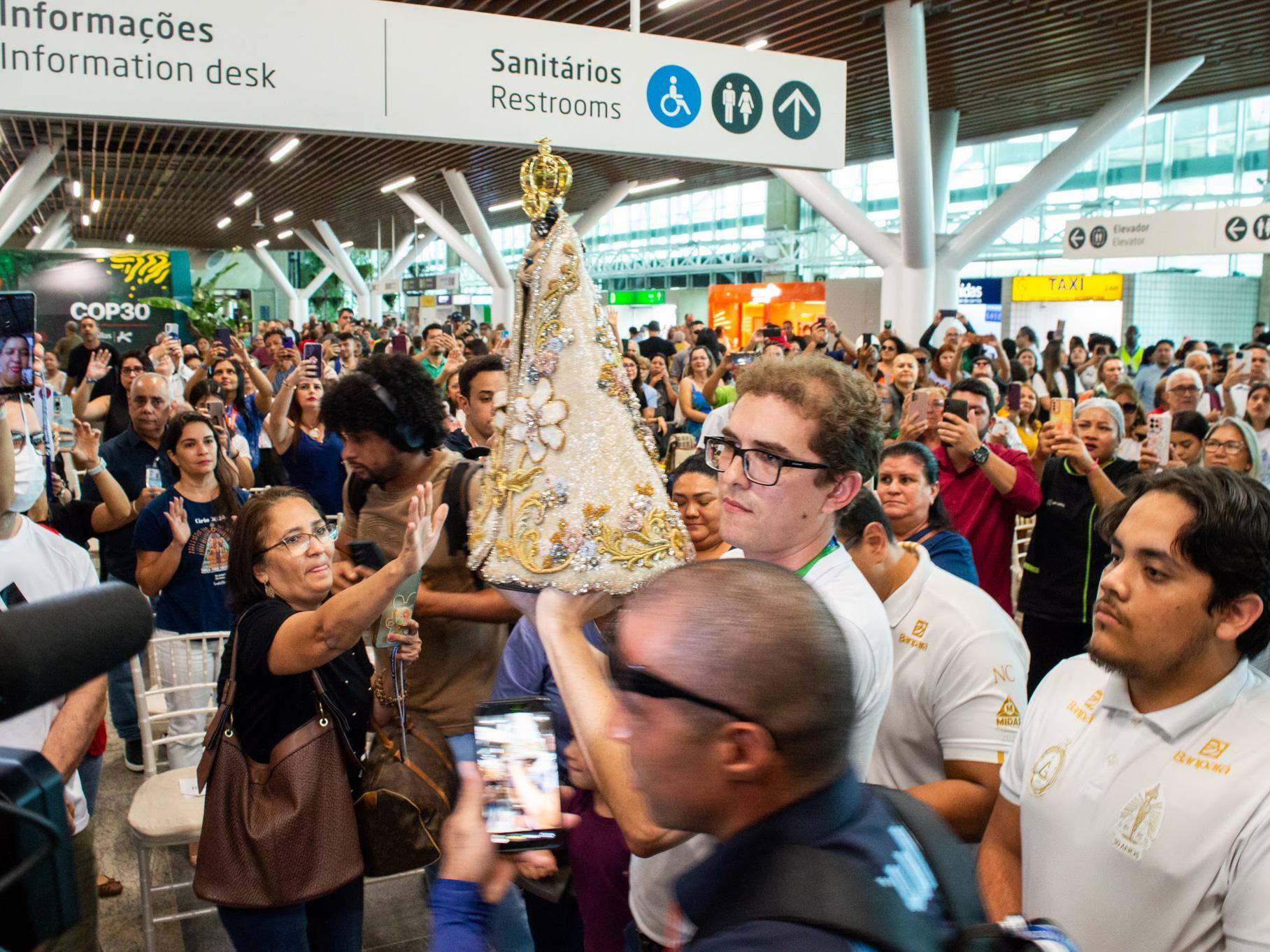 Visita anterior da imagem peregrina no Aeroporto.
